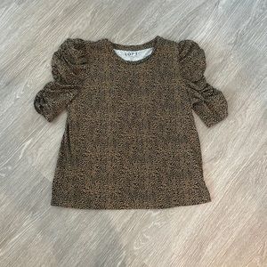 LOFT size L cheetah print puff sleeve ruched tshirt